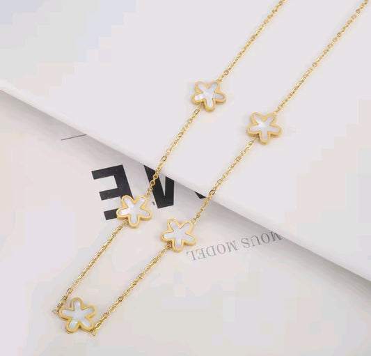 Gold-Plated Clover Flower Pendant Necklace – White | Black | Red | Green