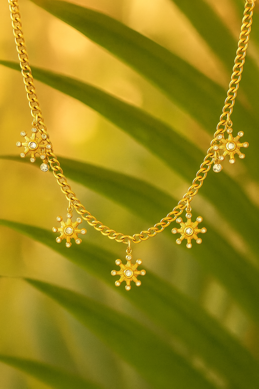 ✨Flower Meadow" Necklace, 18K Gold Plated Steel Sunburst Charm Necklace – Golden Glow ✨